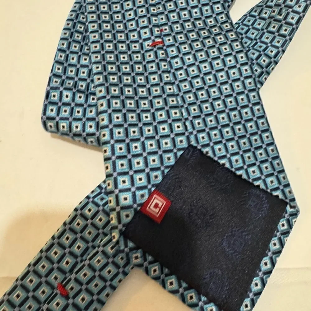 Chaps blue Black Hand Made 100% Silk Men’s Neck Tie Made In China